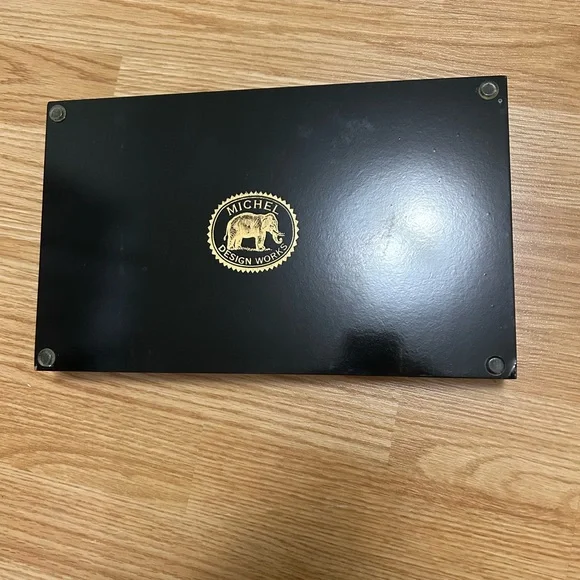 Tray - Picture 2 of 3